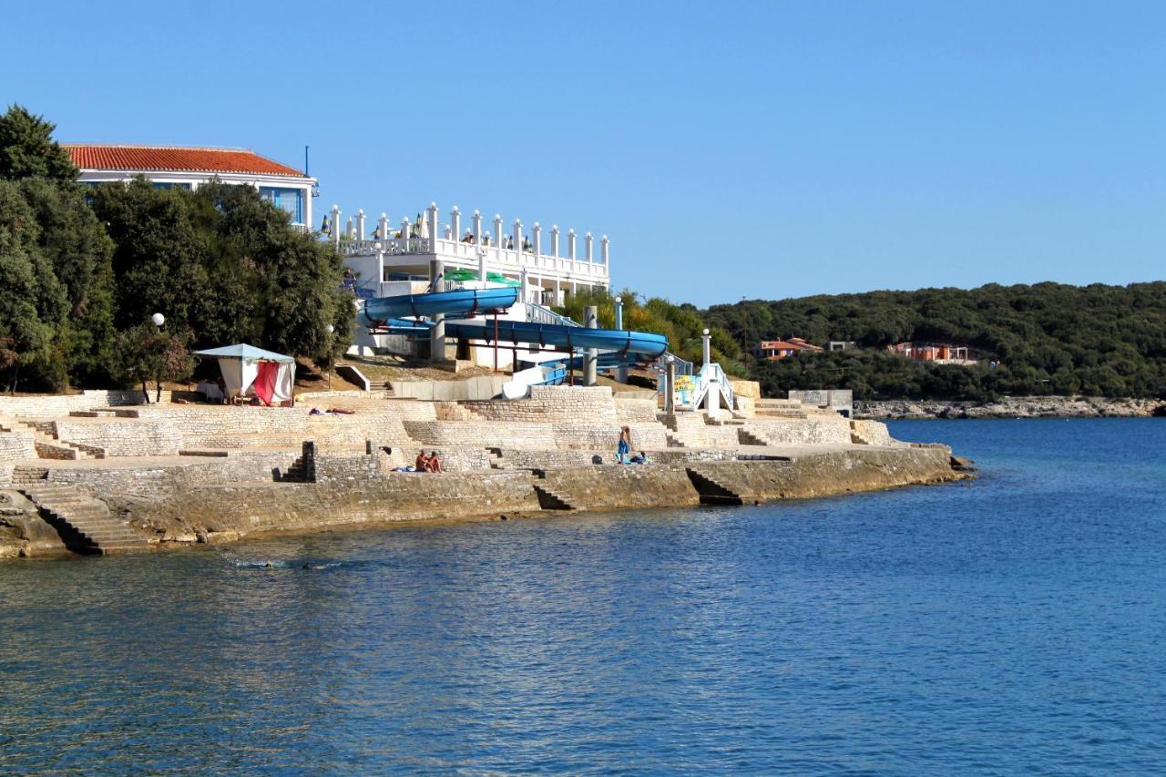 Apartments With A Swimming Pool Pula - 7356 外观 照片